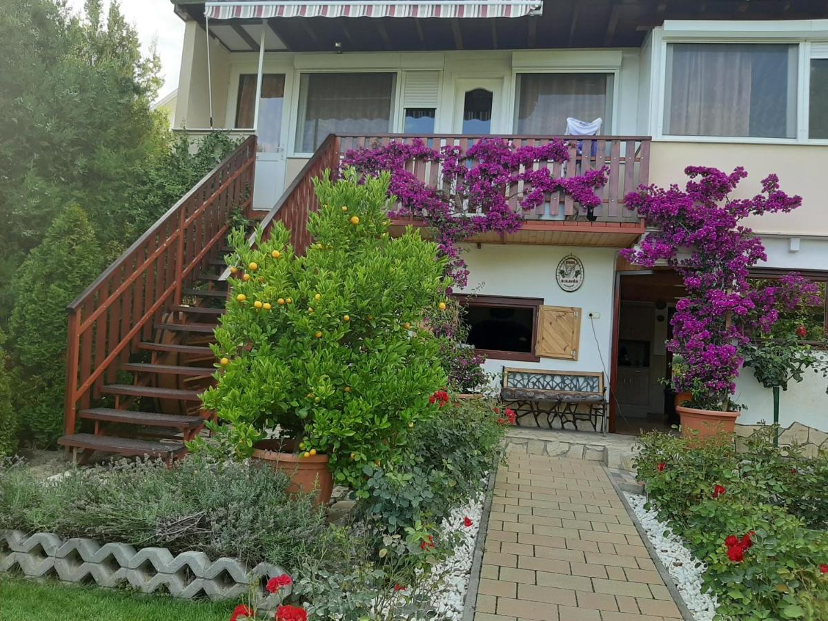 Rozsakert Vendeghaz Bed and Breakfast Szigliget Exteriör bild