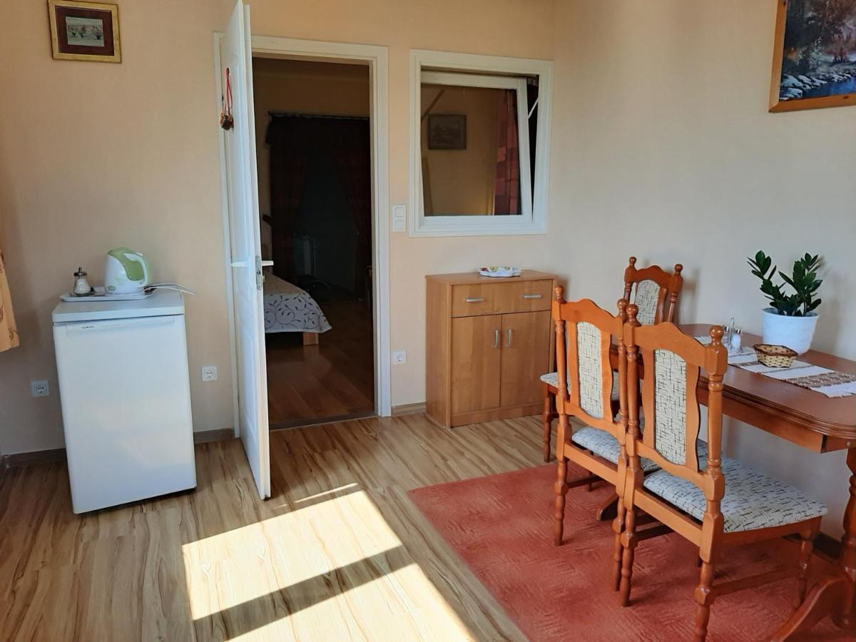 Rozsakert Vendeghaz Bed and Breakfast Szigliget Exteriör bild