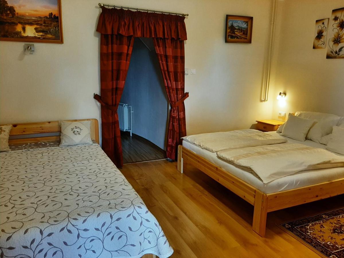 Rozsakert Vendeghaz Bed and Breakfast Szigliget Exteriör bild