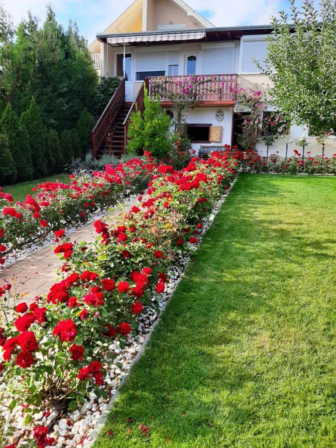 Rozsakert Vendeghaz Bed and Breakfast Szigliget Exteriör bild