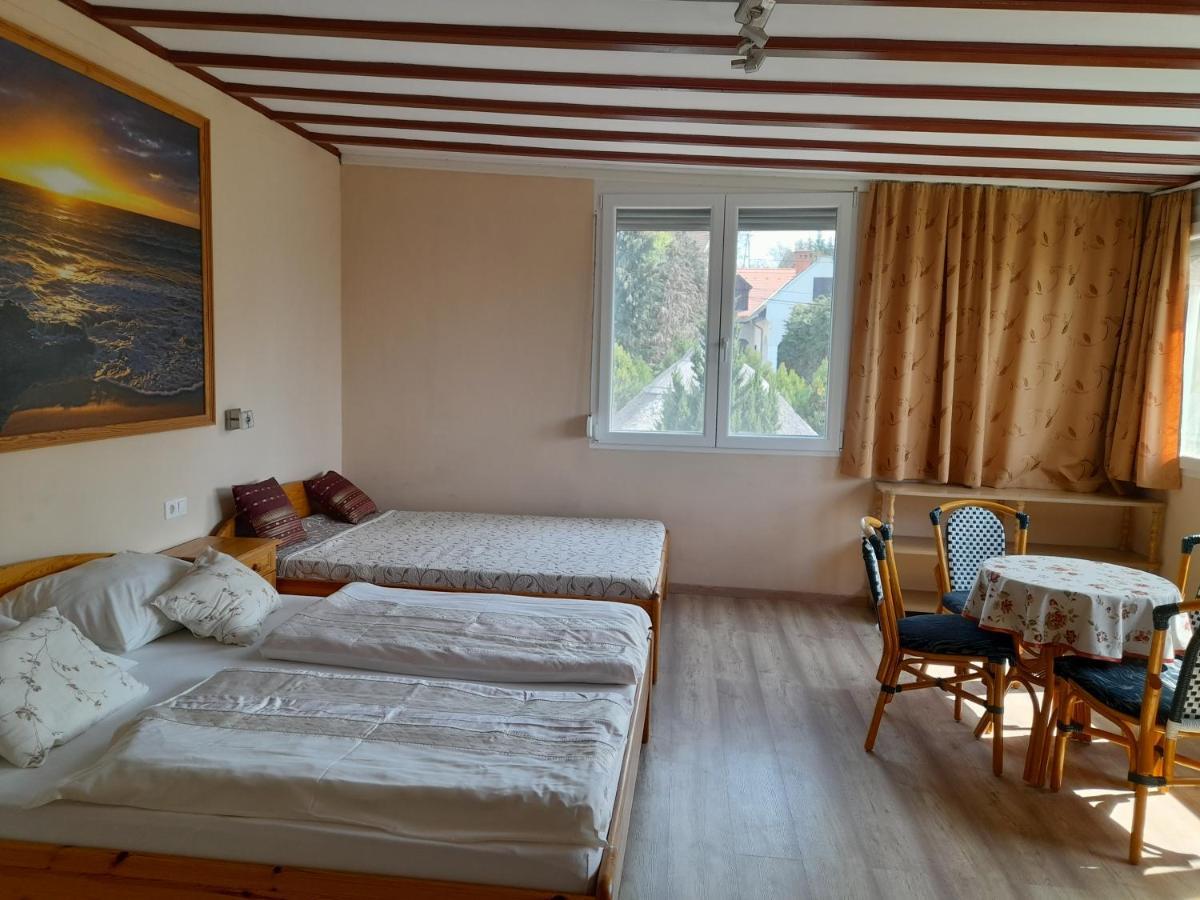 Rozsakert Vendeghaz Bed and Breakfast Szigliget Exteriör bild