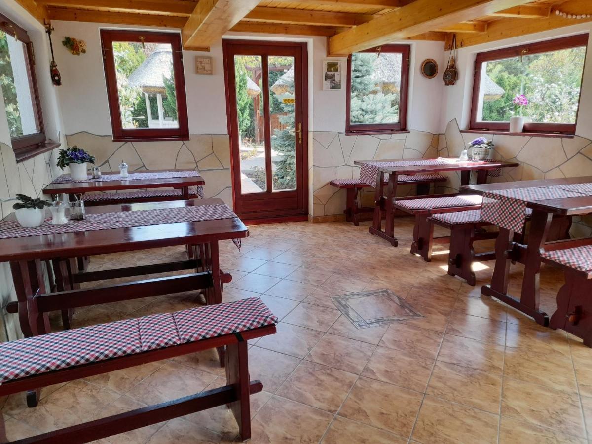 Rozsakert Vendeghaz Bed and Breakfast Szigliget Exteriör bild