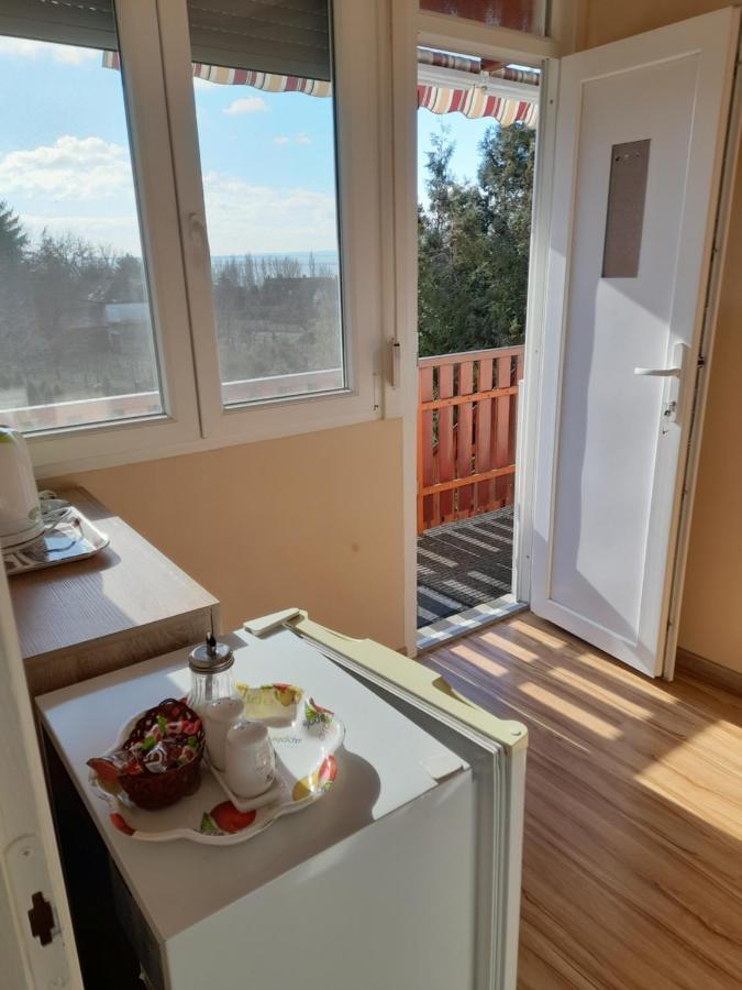 Rozsakert Vendeghaz Bed and Breakfast Szigliget Exteriör bild