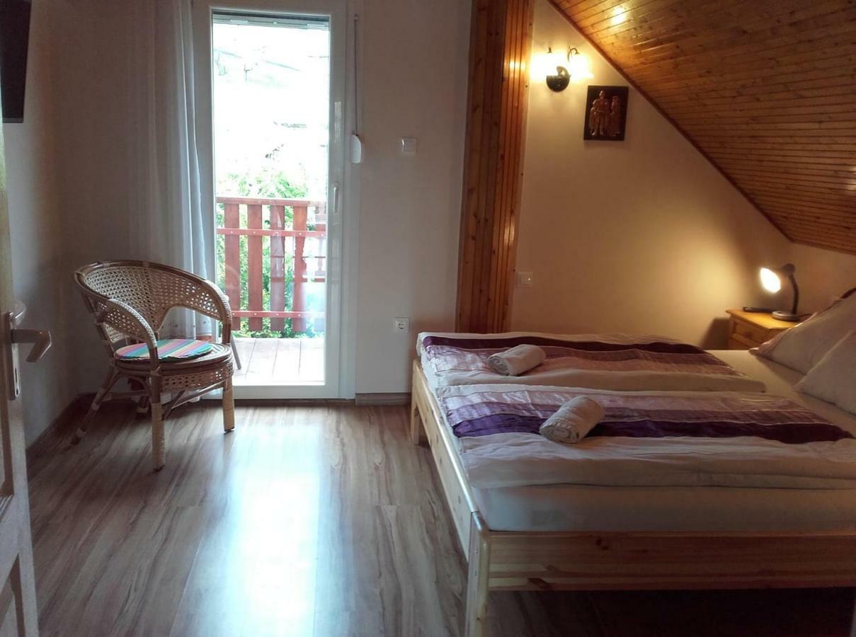 Rozsakert Vendeghaz Bed and Breakfast Szigliget Exteriör bild